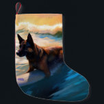Calcetín Navideño Pequeño Pintura de surf de Shepherd Beach en Bélgica<br><div class="desc">Sumérgete en el mundo lúdico de la aventura canina con esta pintura cautivadora. Un perro animado lleva a las olas, subiendo con habilidad al surf en una playa con sol. El vibrante arte captura bellamente la esencia de la emoción en la playa mientras el perro recorre sin miedo las olas,...</div>