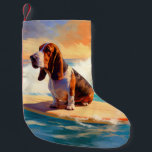 Calcetín Navideño Pequeño Pintura de surf en Basset Hound Beach<br><div class="desc">Sumérgete en el mundo lúdico de la aventura canina con esta pintura cautivadora. Un perro animado lleva a las olas, subiendo con habilidad al surf en una playa con sol. El vibrante arte captura bellamente la esencia de la emoción en la playa mientras el perro recorre sin miedo las olas,...</div>