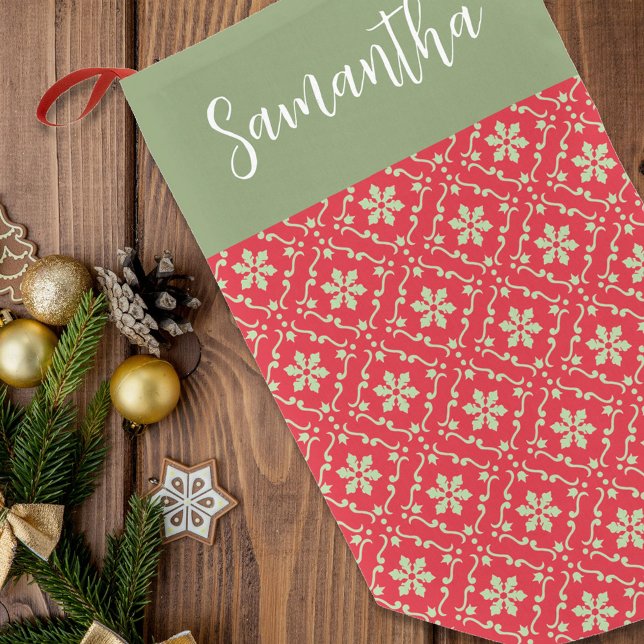 Calcetín Navideño Pequeño Simple Red Green Winter Snowflake Patrón elegante (Red and green holiday snowflake pattern stocking)