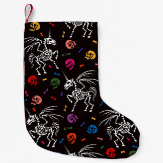 Calcetín Navideño Pequeño Skeleton Pegasus: patrón de cráneos coloridos.