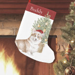 Calcetín Navideño Pequeño Tan Corgi Dog Mascota de acuarela de árbol de Navi<br><div class="desc">Esta hermosa acuarela corgi Navidades con tema de caldo presenta un corgi de color marrón vestido con un sombrero de Papá Noel sentado frente a un árbol de Navidad iluminado. Personalice esta reserva con un nombre.</div>