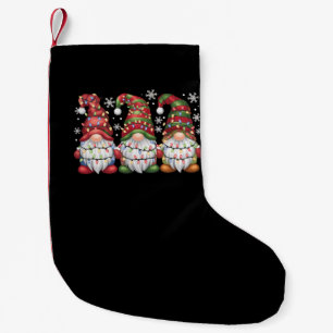 Calcetín Navideño Pequeño Tres Gnomos Buffalo Cuadros Rojos Navidad