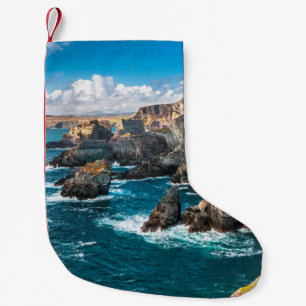Calcetín Navideño Pequeño Un paisaje dramático en Mizen Head, en la costa a