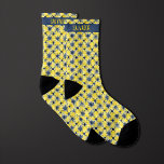 Calcetines Abstracto Acuarela Amarillo y Floral Azul Monogram<br><div class="desc">Haga una declaración audaz con nuestro Abstract Watercolor de agua amarillo y azul Floral Monograma Socks. El diseño artístico de las acuarelas amarillas y azules es perfecto para un boda moderno. No olvide emparejarlo con nuestra corbata de cuello para una mirada completa.</div>