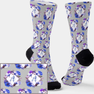 Calcetines Añadir flores iniciales, azules y malvas en gris p