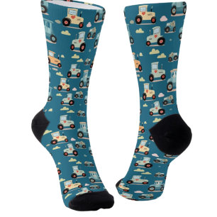 Calcetines azules con patrón de tractor pequeño