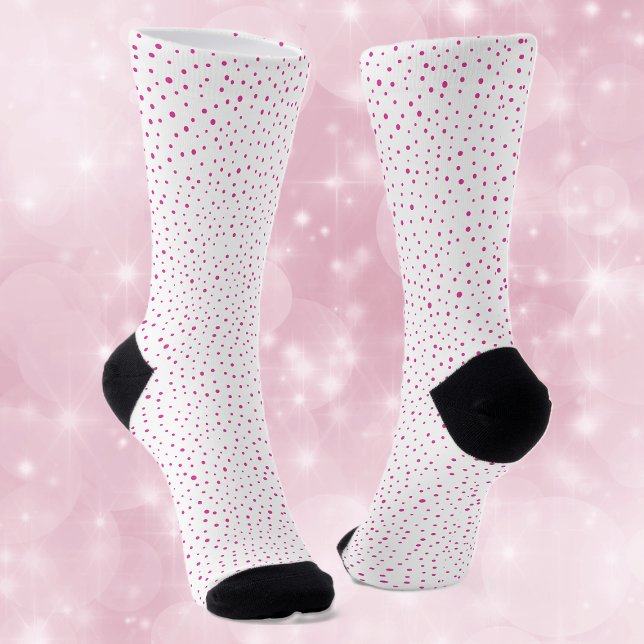 Calcetines Bonito Resumen de puntos de polka rosa brillante e (Pretty bright vibrant pink polka dots on white crew socks.)