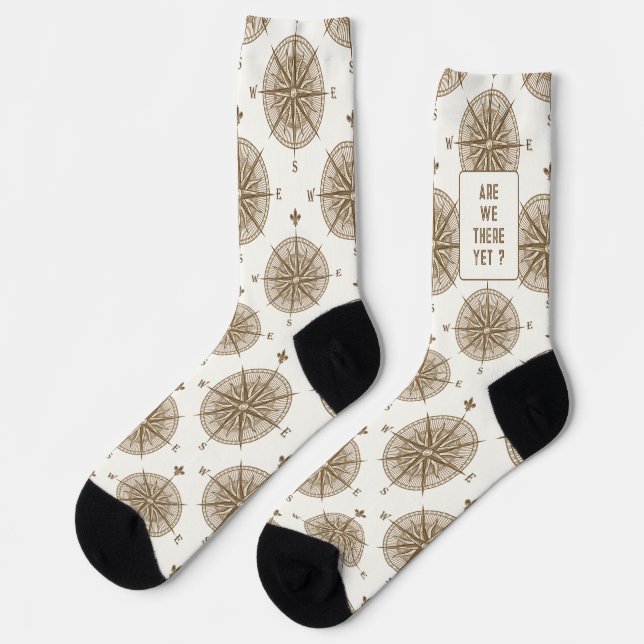 Calcetines Brújula marrón y texto (Izquierda)