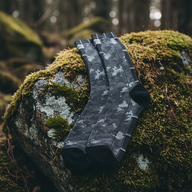 Calcetines Camuflaje urbano oscuro Monograma zócalos de camo  (Camo socks with space for your initials)