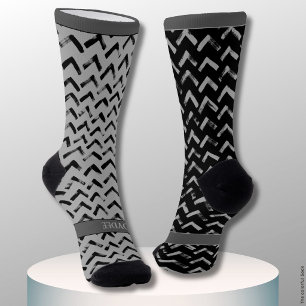 Calcetines Chevron negro y gris con nombre en desajuste