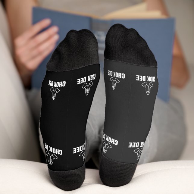 Calcetines Chok Dee, Buena Suerte Muay Thai Themed Crew Socks (Abajo)