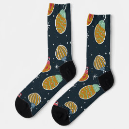Calcetines con patrón de adornos navideños retro