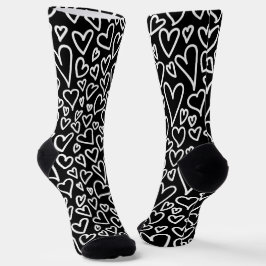 Calcetines con patrón de corazones en blanco y neg
