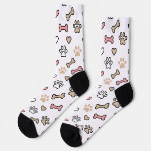 Calcetines con patrón de huellas de patas y corazó