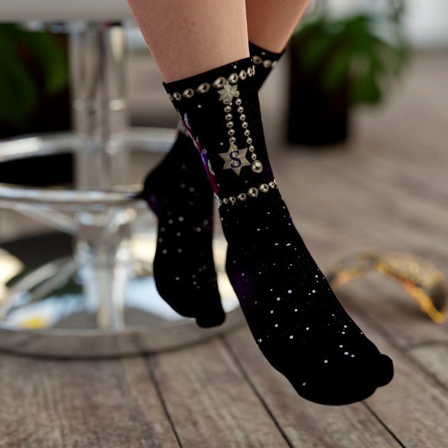 Calcetines con tobilleras de colgante de Morado de (Mardi Gras Socks. All faux and fabulous beads and feathers and space for your initial)