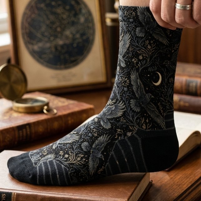 Calcetines de Cuervo para Papá o Abuelo (These moody raven socks are perfect for a grandfather's unique Father's Day gift.)