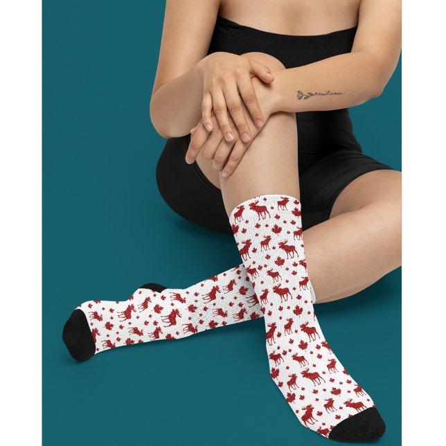 Calcetines de patrón de hojas de arce y alce de Ca (Canadian pride! Custom Canadian themed socks.)