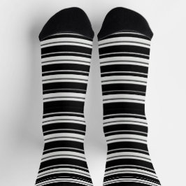 Calcetines de Raya Negra – Estilo Monocromo Audaz