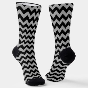 Calcetines de rayas de chevron gris y negro