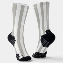 Calcetines de tripulación gris y blanco a rayas
