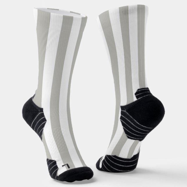 Calcetines de tripulación gris y blanco a rayas (Angular)