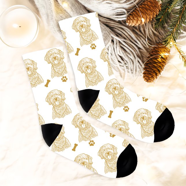 Calcetines Dibujo manual personalizado de perro goldendoodle (Subido por el creador)