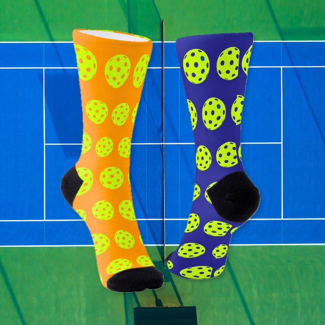 Calcetines Dill pickleball extraño azul naranja divertido (Funny Pickleball Odd Blue Orange Socks)
