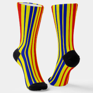 Calcetines Diseño de patrón de rayas rojas azules y amarillas