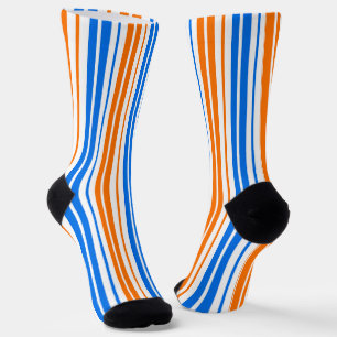 Calcetines Diseño de rayas verticales naranjas y azules sobre
