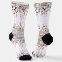 Diseño étnico de bordado con cruz floral