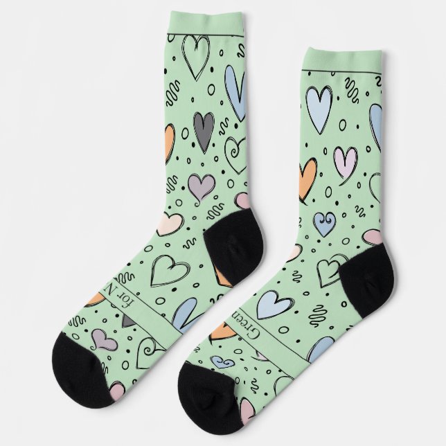Calcetines Doodle Hearts on Light Green with Text (Izquierda)