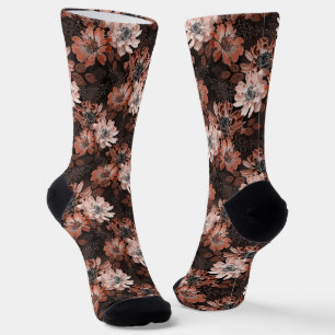 Calcetines Flores de crema y teracote en un fondo marrón oscu