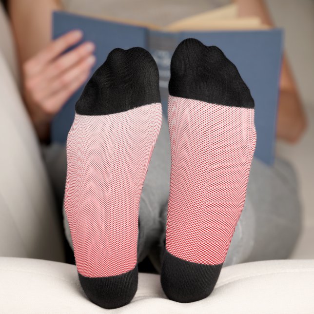 Calcetines fondo rojo y blanco con cuadrados pequeños (Abajo)