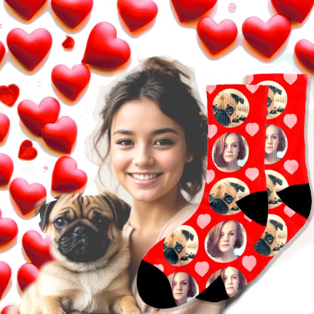 Calcetines Foto de amor de Personalizado x2 (Headshot photo love socks with hearts on red background.)