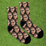 Calcetines Funny Face Personalized Face Photo Socks<br><div class="desc">Graciosos calcetines personalizados con tu propia foto. Subir un corte de la cara con un fondo transparente y se replicará automáticamente en todas las medias,  en ambos lados. Para realizar el recorte,  puedes descargar cualquier aplicación móvil o de computadora,  usar el programa llamado Canva o Photoshop.</div>