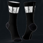Calcetines Genius Science Nerd<br><div class="desc">Calcetines divertidos perfectos para los nerds de la ciencia,  físicos,  científicos,  químicos y estudiantes con la palabra GENIUS escrita en tablas periódicas.</div>