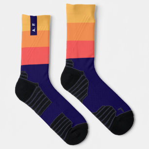 Calcetines iniciales a rayas. Personalizado. calce