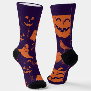 Calcetines Lavanda espeluznante y halloween negro con nombre