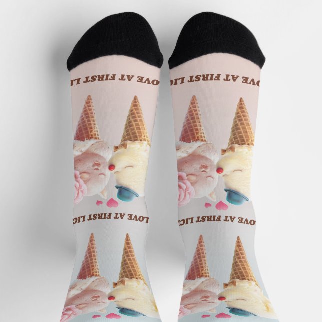 Calcetines Love at First Lick: Bichon & Cat Ice Cream Art (Arriba)