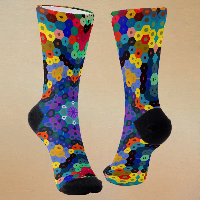Calcetines Mandalá Hexagonal Azul Amarillo Rojo y Verde (Blue Yellow Red and Green Hexagon Mandala Socks by Wormhole Orbital)