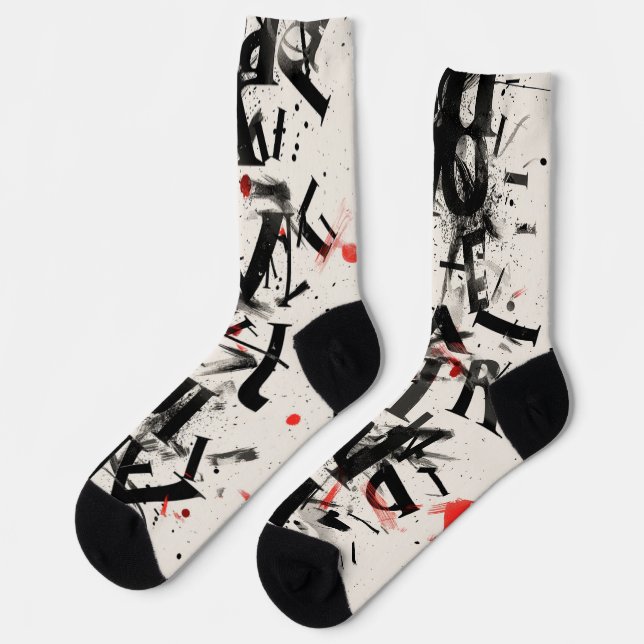 Calcetines Mezcla de letras del alfabeto en negro y rojo (Izquierda)