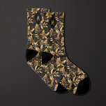 Calcetines Monograma negro y oro<br><div class="desc">Lograr una mirada atemporal con nuestros Socks de Monograma Negro y Oro. La combinación de negro y oro crea un aspecto elegante y lujoso. No pierdas la oportunidad de emparejarlo con nuestra corbata de cuello para un traje completo.</div>