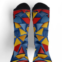 Muchos triángulos en rojo, amarillo y azul