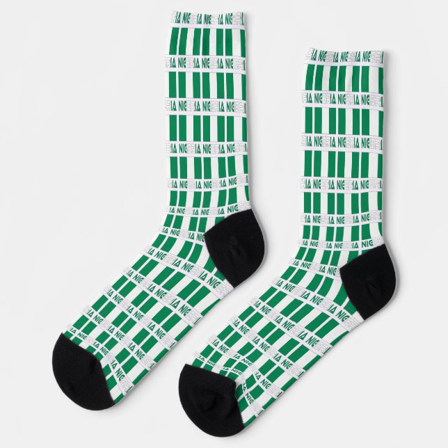 Calcetines Nigeria y la bandera nigeriana enaltecida (Izquierda)