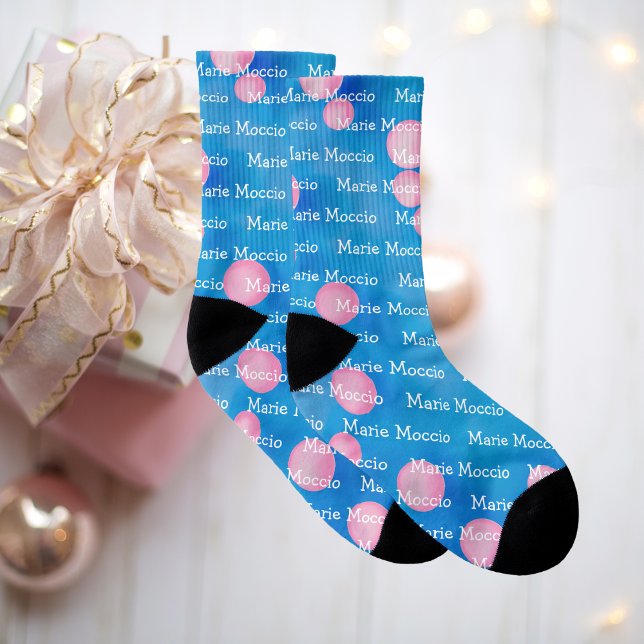 Calcetines Nombre personalizado Punto rosado de polka burbuja (Blue Birthday Socks)
