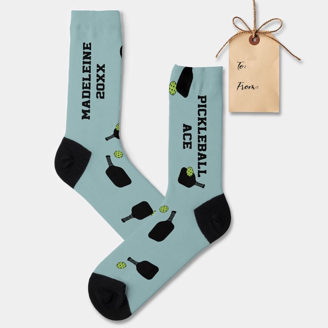 Calcetines Patrón de bolas de popa Verde azulado personalizad (pickleball gift personalized socks paddles ball name text modern teal black)