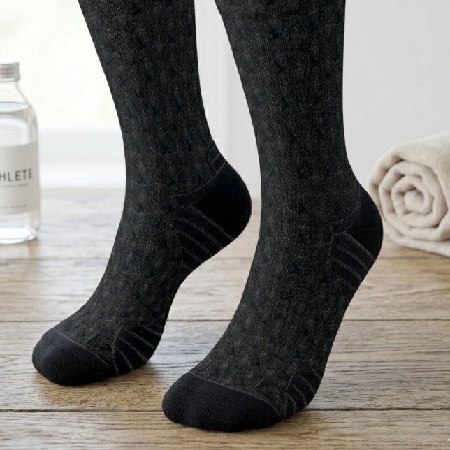 Calcetines Patrón de cuervo negro gótico (Black raven socks for a boyfriend who loves dark academia style birthday gifts.)