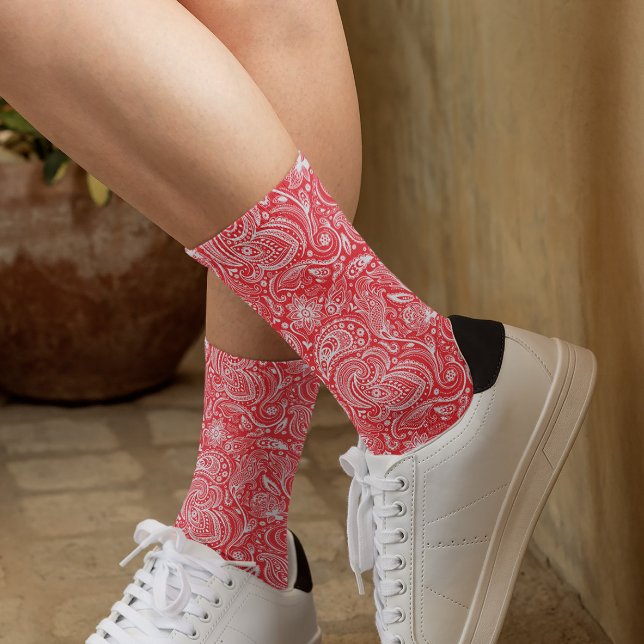 Calcetines Patrón de flores de paisley blancas y rojas (Subido por el creador)
