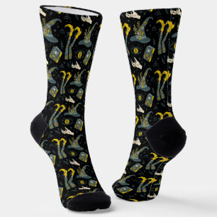Calcetines Patrón de símbolos de halloween de colores vibrant