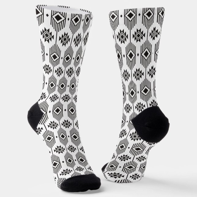 Calcetines Patrón geométrico de ikat étnico blanco y negro (Angular)
